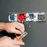 Puszka instalacyjna podtynkowa – niezbędny element każdej instalacji elektrycznej